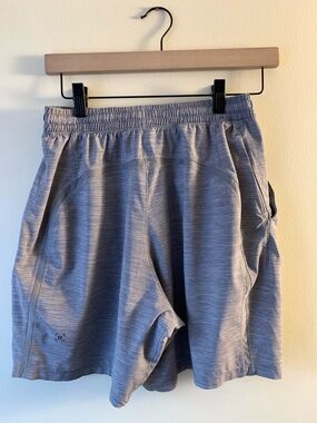 Lululemon Mens Small Pacebreaker Linerless Athletic Shorts Sea Salt Gray